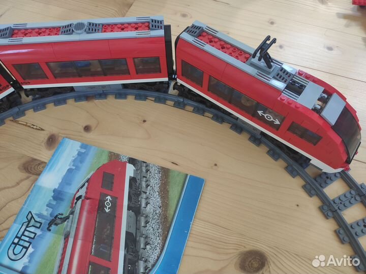 Lego красный пассажирский поезд 7938