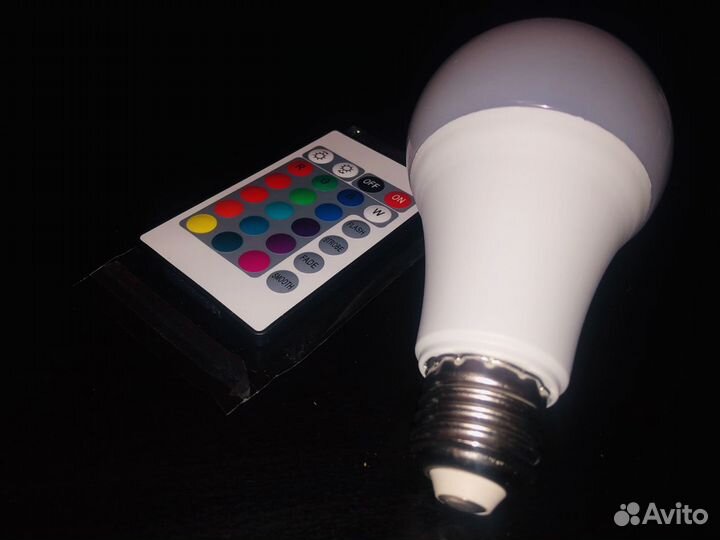 Светодиодная лампочка с пультом управления
