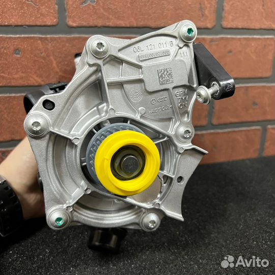 Термостат в сборе с помпой VAG