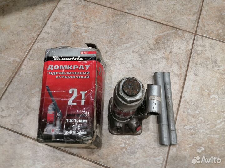 Домкрат гидравлический бутылочный