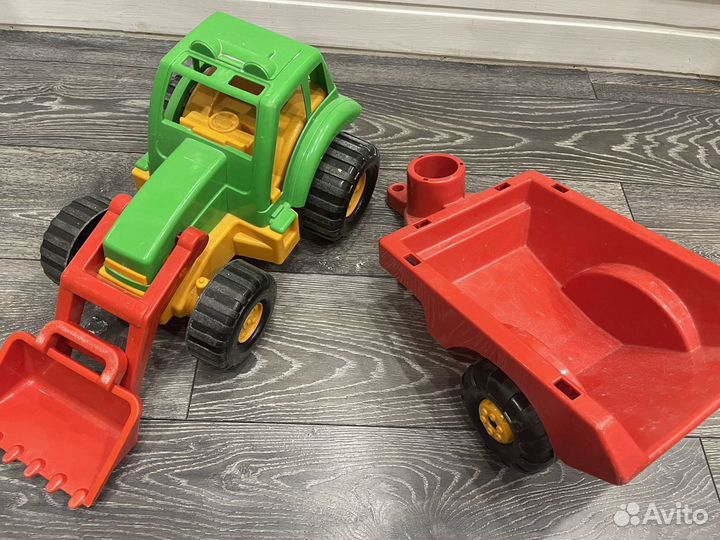 Трактор с прицепом