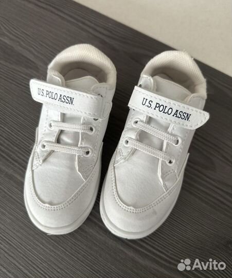 Кроссовки детские