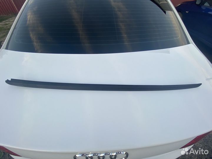 Молдинг левый audi a4 б8