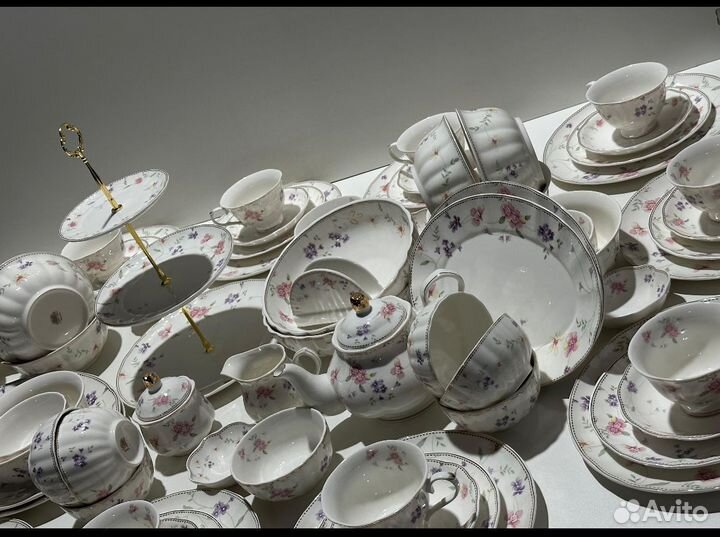 Чайно столовый сервиз на 12 персон