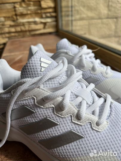 Женские теннисные кроссовки adidas Multicourt