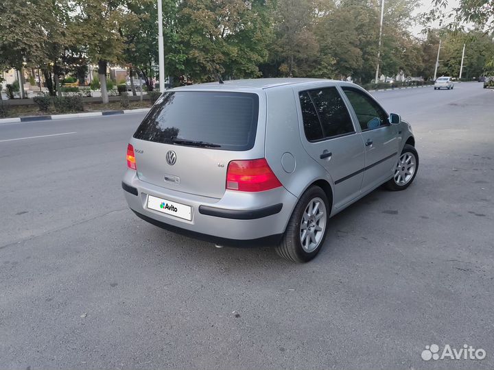 Volkswagen Golf, 2003