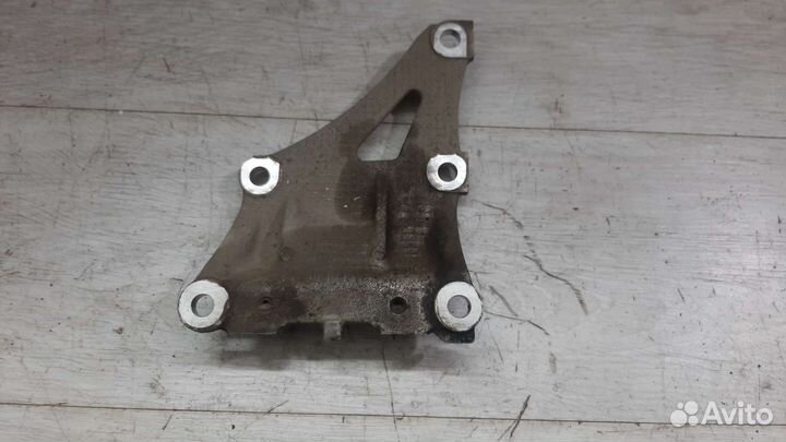 Кронштейн опоры двигателя задний Civic 8 4d 1.8