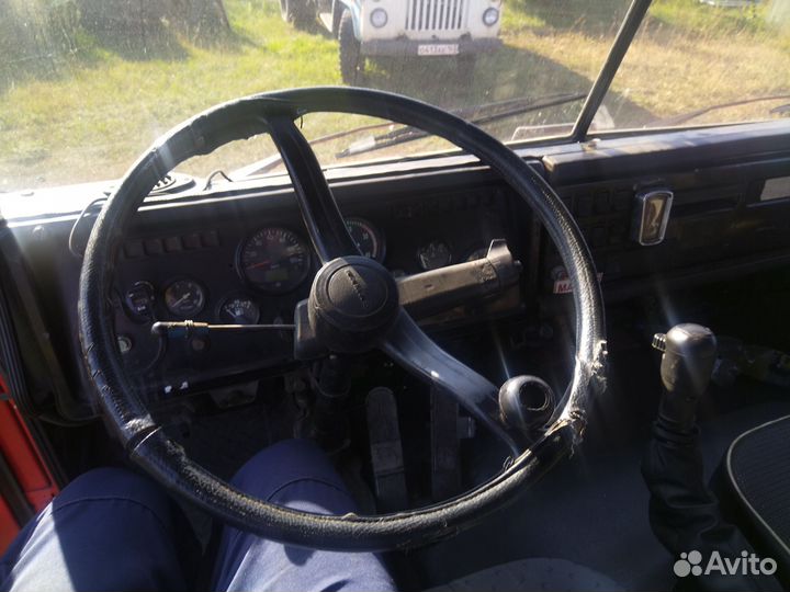 Цисцерна нефаз топливозаправщика 10 м3 с насосом