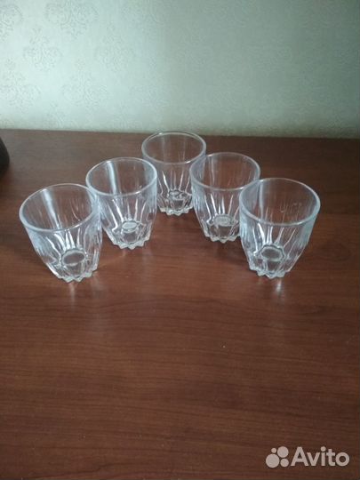Рюмки, бокалы, чашки, стаканы
