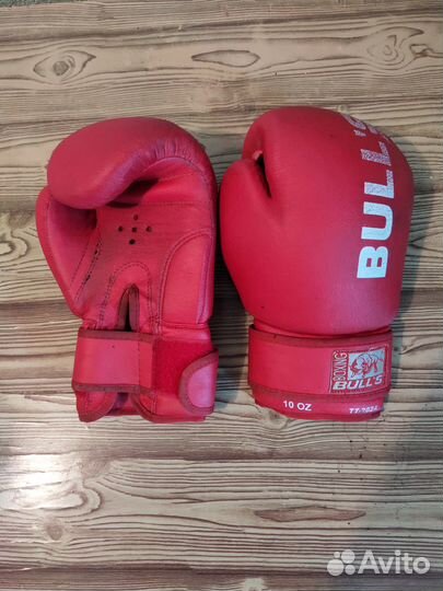 Боксерские перчатки
