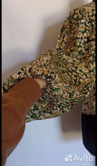 Блузка hm в цветочек xs с пышными рукавами