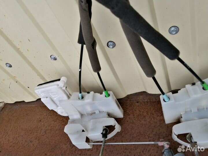 Замок двери Mazda Cx-9 3.7 2011