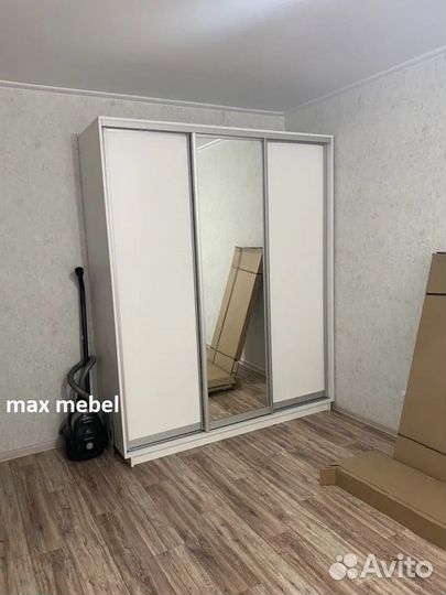 Шкаф купе с зеркалом