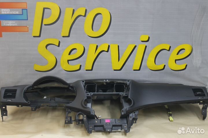 Торпедо Toyota Highlander панель приборов