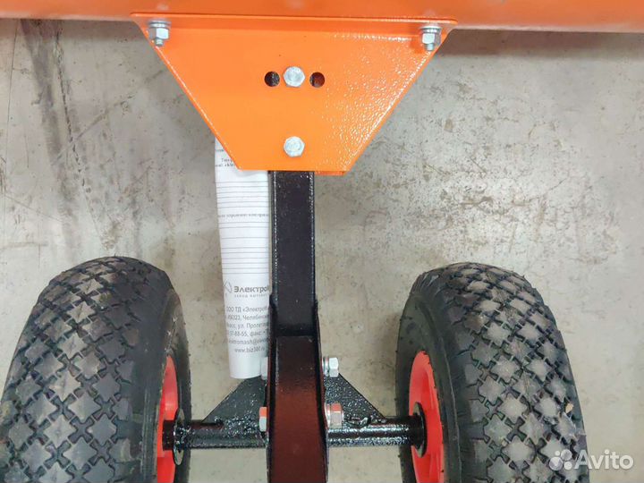 Поворотная лопата Электромаш для снега