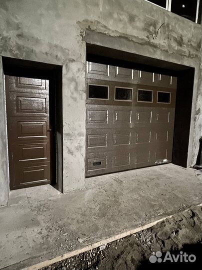 Секционные ворота