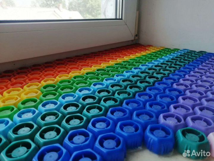 Набор пластиковых крышек от детского питания