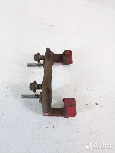 Скоба переднего суппорта Форд Фокус 3