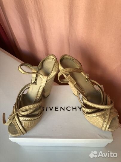 Босоножки Givenchy