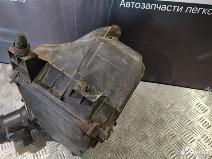 Корпус воздушного фильтра Audi A6 C5 2.4L