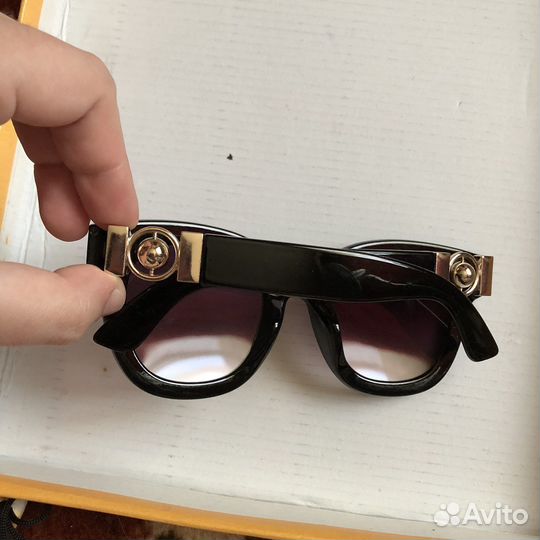 Солнцезащитные очки oriflame