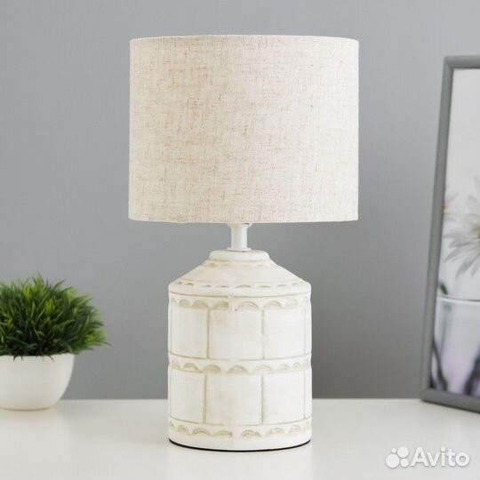 Настольная лампа 'Асни' Е14 40Вт бело-серый 19х19х