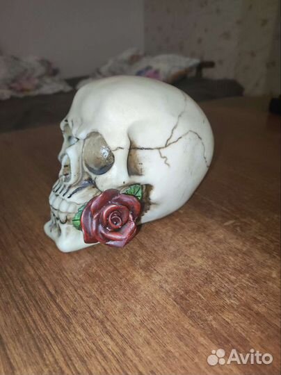 Декор/сувенир фигурка Череп с Розой керамическая