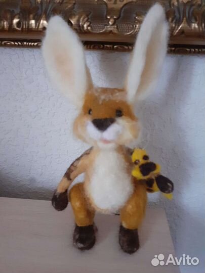 Заяц игрушка интерьерная из шерсти