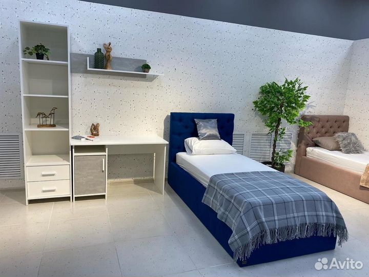 Письменный стол для школьника 