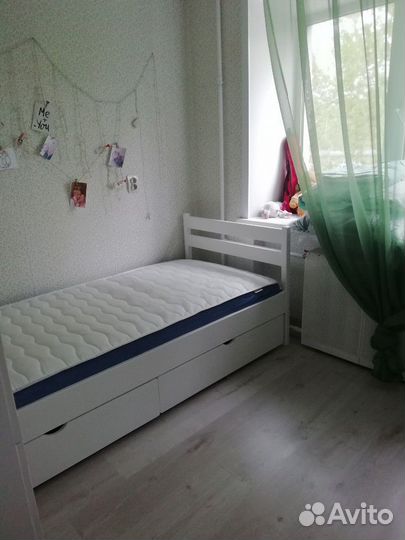 Подростковая кровать из дерева (массив)