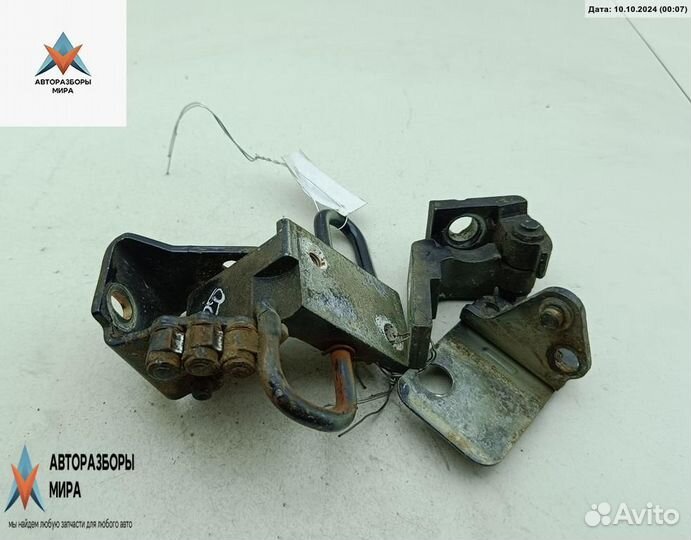 Петля двери Volkswagen Passat B5 рест. 2004