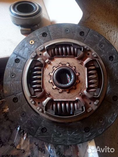 Коплект сцепления на тойоту короллу,аурис,ярис