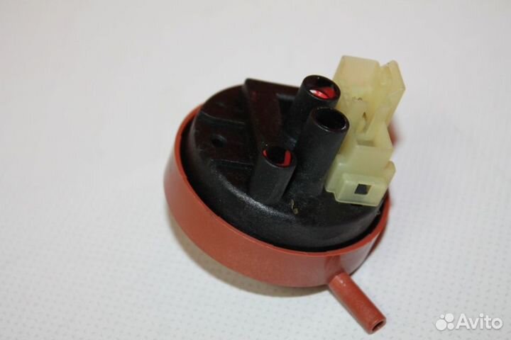 Прессостат (датчик уровня воды) Ariston C00274118