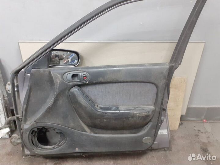 Дверь передняя правая Mazda Eunus CA8P