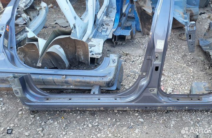 Порог Nissan primera P12 Лев