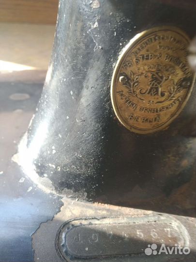 Антикварная швейная машина Frister & Rossmann