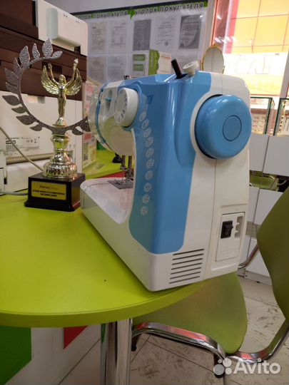 Швейная машина comfort 15