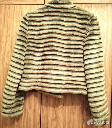 Шубка искусственная короткая 46