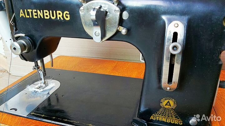 Швейная машинка 