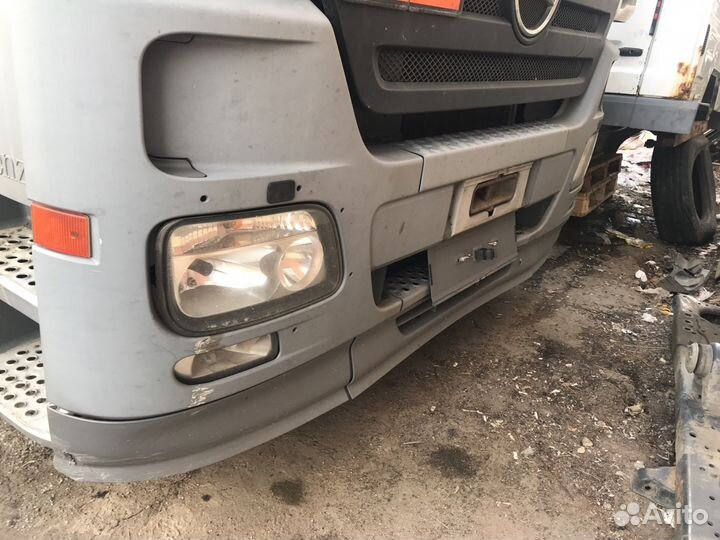 Бампер передний Мерседес Актрос