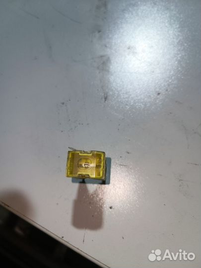 Предохранитель 60А галант 7