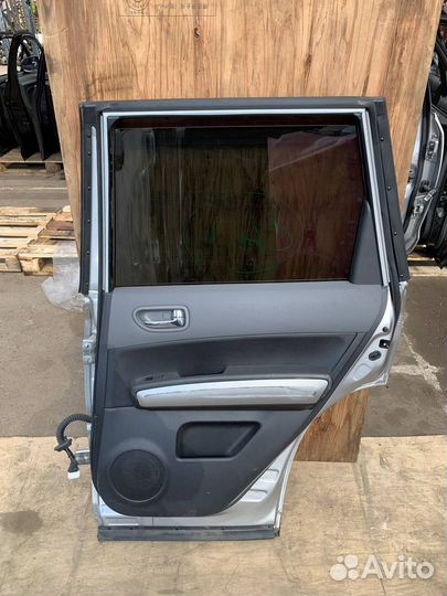 Дверь задняя правая Nissan X-Trail T31