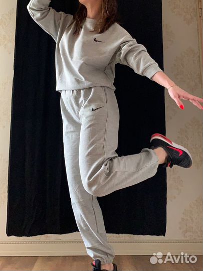 Костюм женский спортивный