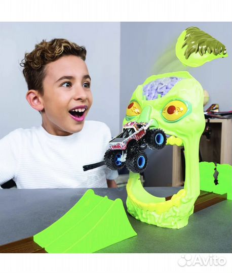 Новый набор Monster Jam Зона Зомби