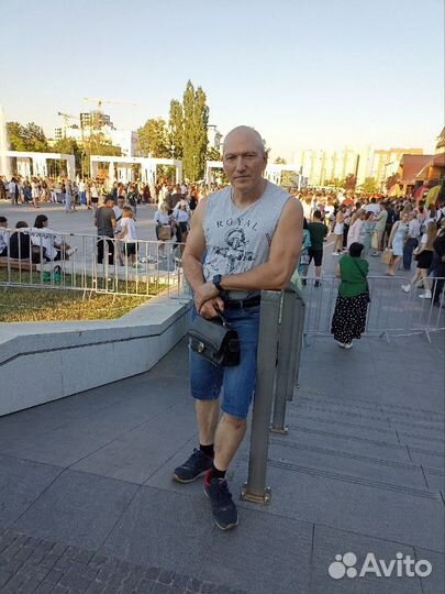 Фотограф, продавец фототоваров
