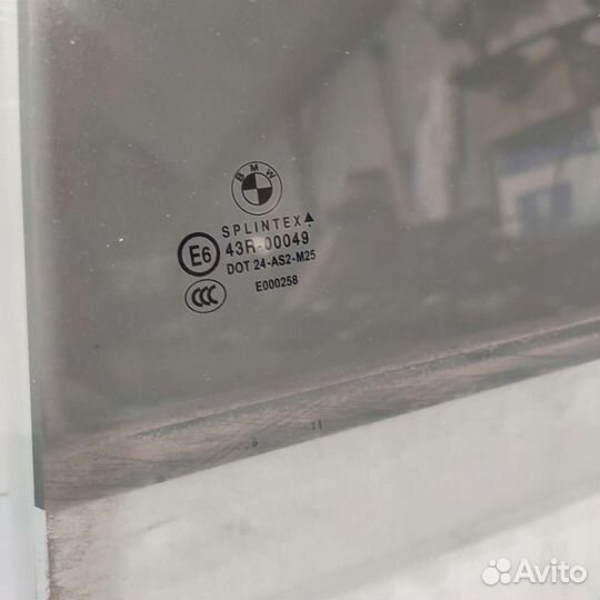 Стекло задней левой двери BMW E60