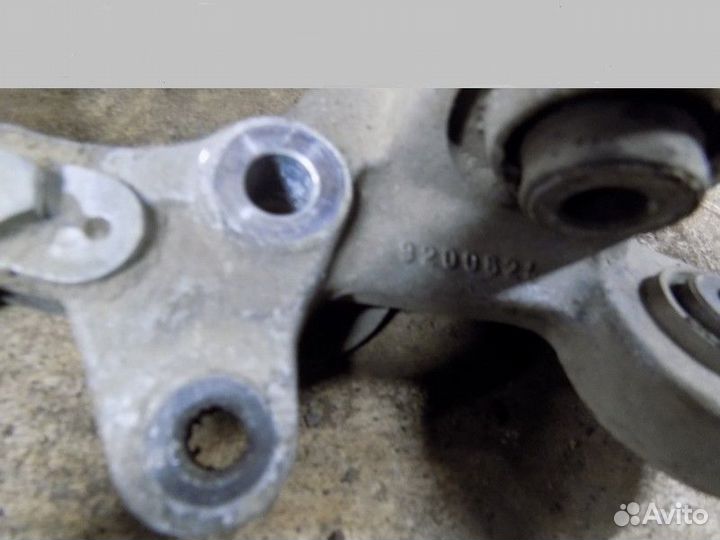 Кулак поворотный задний правый S60 2000-2009