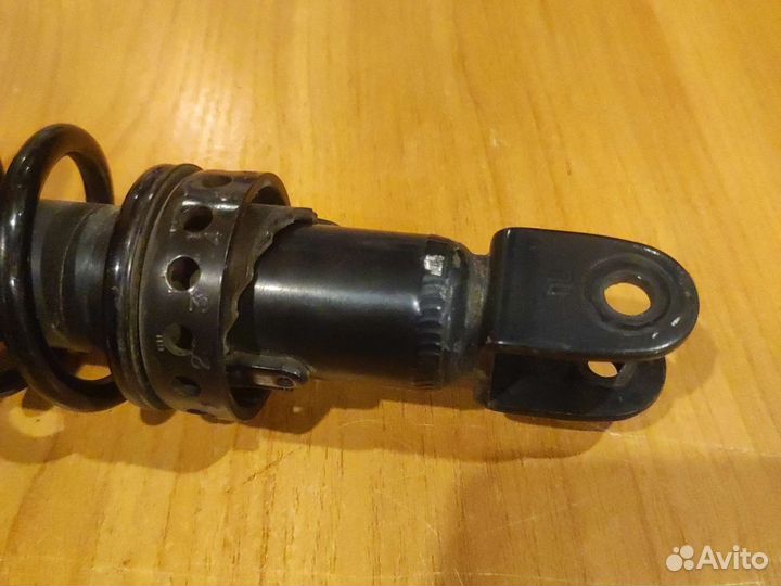 Амортизатор на Ямаху маджести yp250 оригинал бу