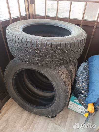 Viatti Bosco Nordico V-523 215/60 R17 96T