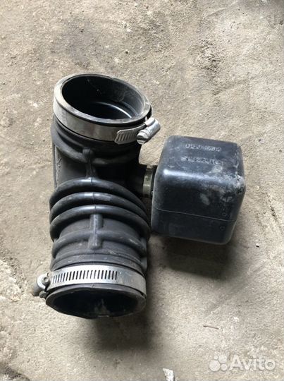 Патрубок воздушного фильтра Сузуки Гранд Витара 3